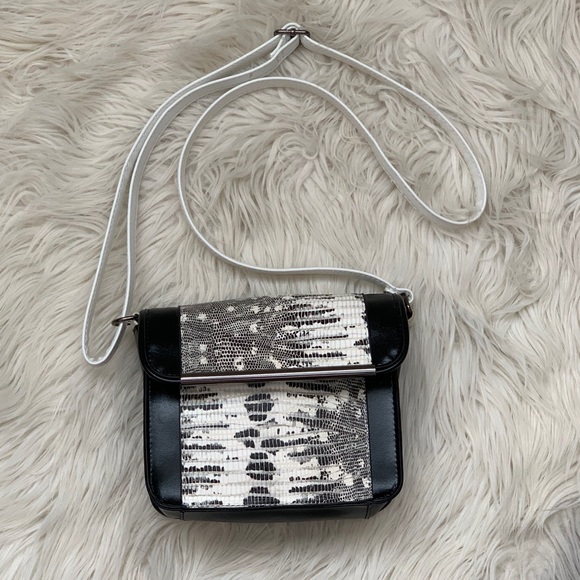 Vegan Crossbody/ Shoulder Bag - Picture 3 of 14